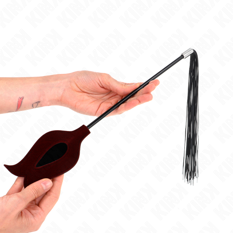 KINK - CHICOTE DE SILICONE COM FRANJA EM FORMATO DE ROSA 45 CM