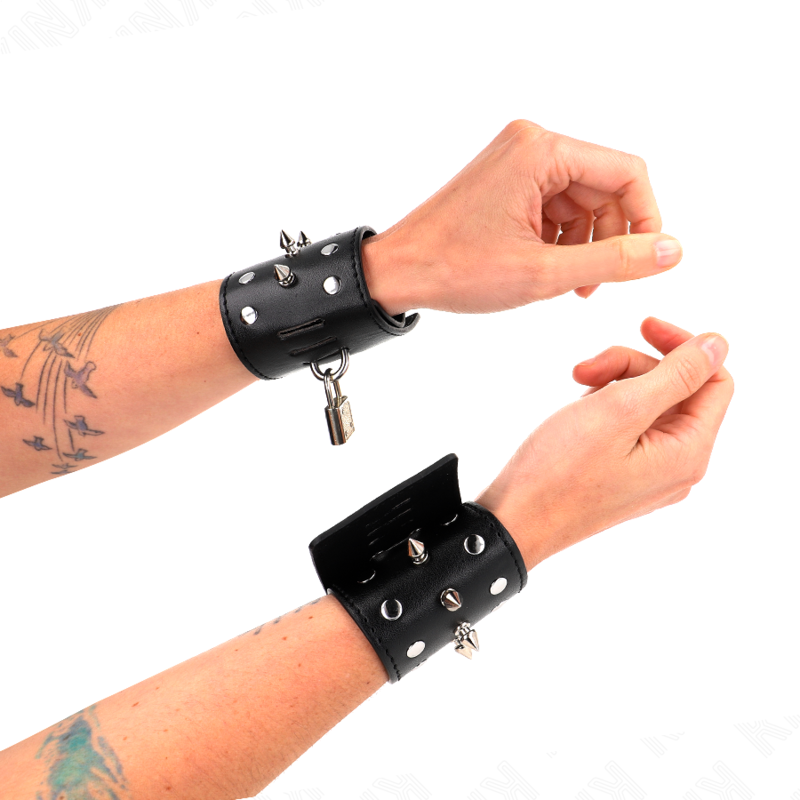 KINK - ALGEMAS DE PULSO PUNK COM ESPIGÕES 25 X 6 CM - Image 3